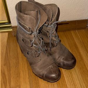 Sorel Tan Ankle Boots